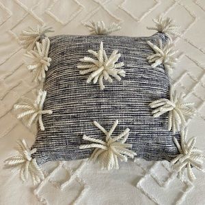 URBAN BARN Decorative Pillow (20” x 20”)